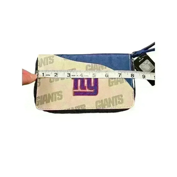NWT New York Giants Curve Zip Organizer Wallet Wristlet NFL - Picture 3 of 15